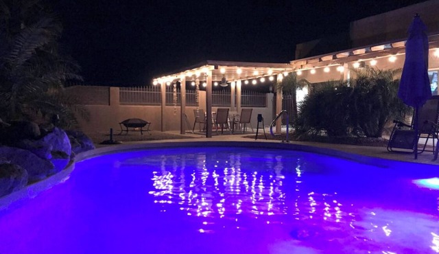 Relaxing Pool Home! Spacious 3 BR Home with Private Pool Minutes Away from Lake
