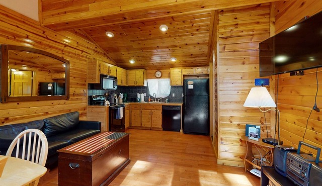 Remodeled condo close to Heavenly & marina - dog-friendly
