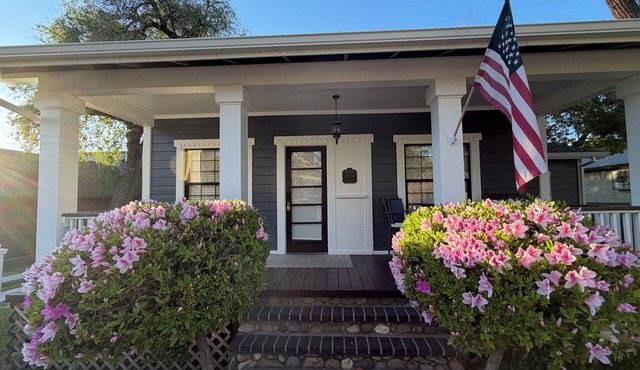 Remodeled Historic Folsom Craftsman House - Pool - Walk to Sutter St