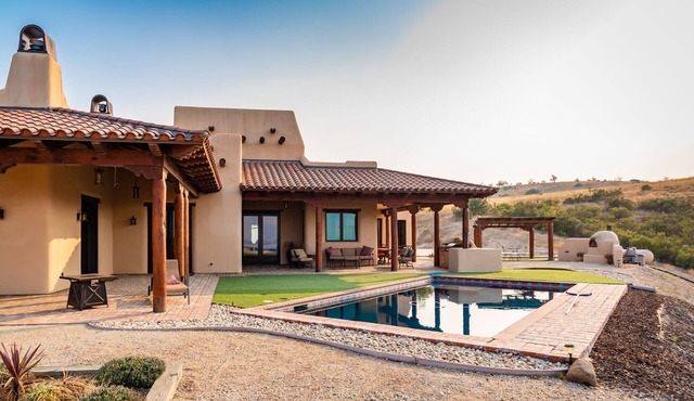 Renata's Retreat-Luxury Wine Country Home with Pool and Hot Tub!
