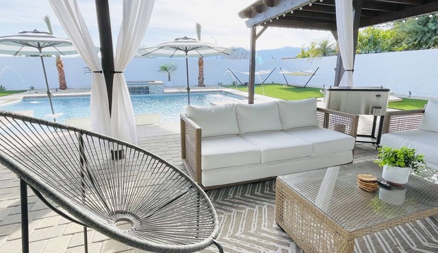 Resort style home with saltwater Pool & Spa!
