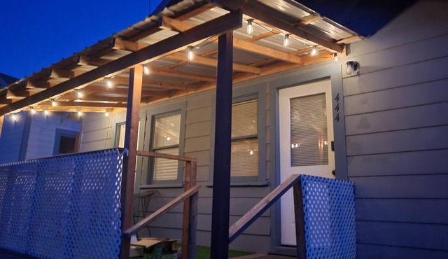Retro Cabin in the Redwoods - remote location close to hiking and the river in Weott