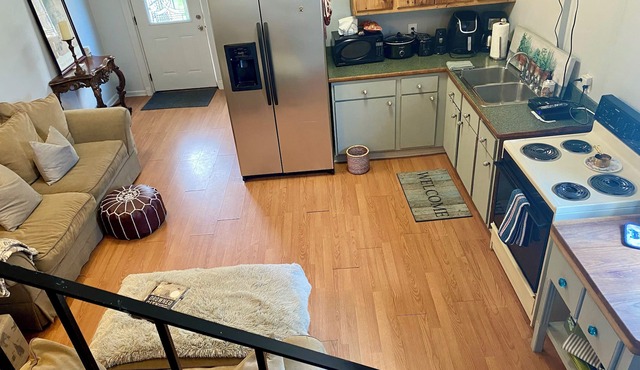River Ridge cottage sleeps 6 Pet's Welcome 30 day min in River Ridge