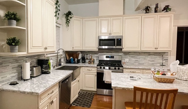 Riverside Family home near Mt. Rubidoux, The Cheech, Mission Inn, hiking