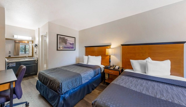 Rodeway Inn at Nevada State Capitol