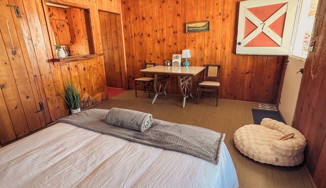 Room 7 1950s Ranch Hideaway - Joshua Tree