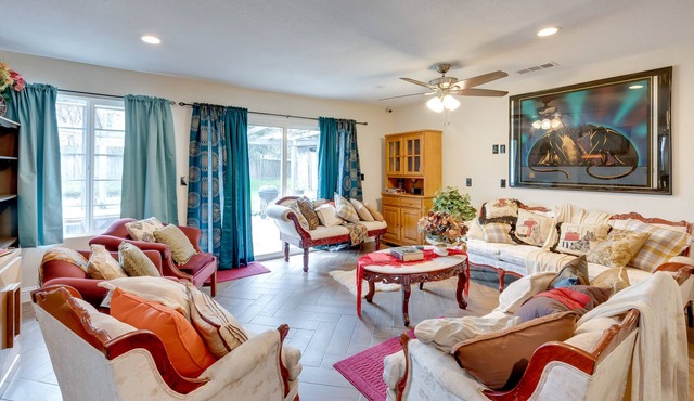 Sacramento Home w/ Patio - 6 Mi to CSUS!