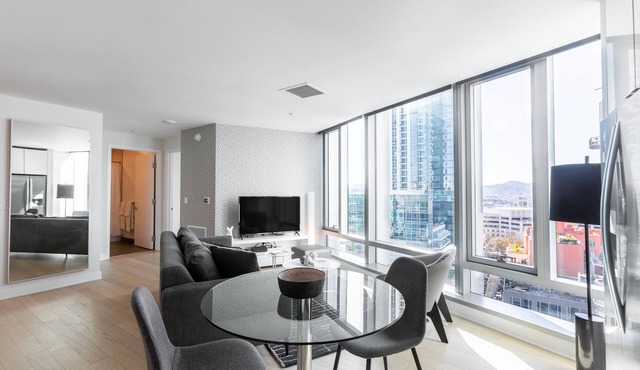 San Francisco One Bedroom with Luxury Amenities