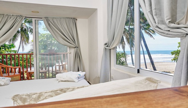 Sandia 8 - Double room with sea view, terrace or balcony in Poneloya