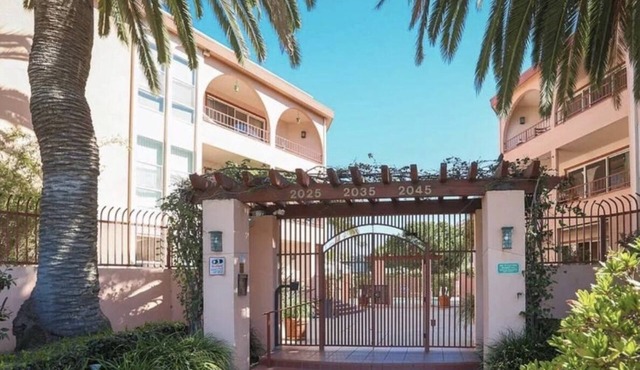 Santa Monica Beach Condo Newly Remodeled ANY DATES
