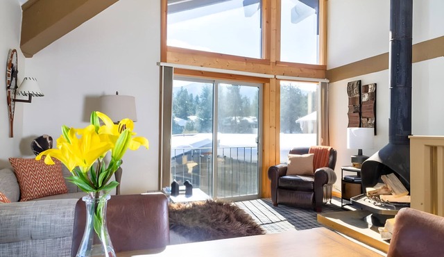 Scenic Alpine Room Near Yosemite Tioga Pass, Ski Rentals & Trailheads! 2 Units