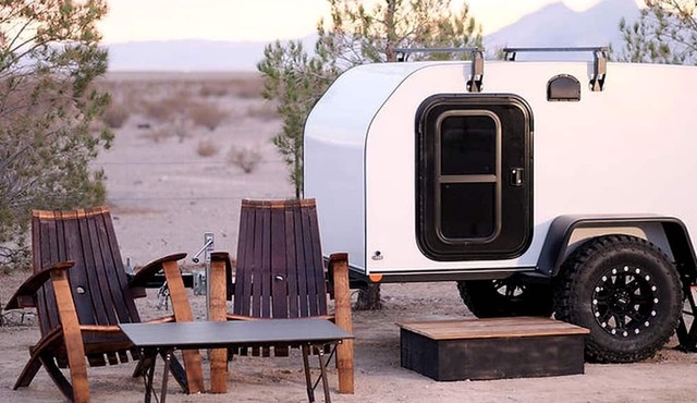 Scenic Glamping Trailer with Vineyard Views Near Death Valley National Park, California