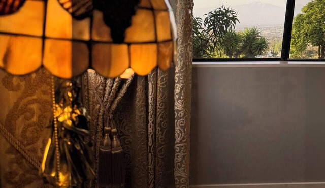 Scenic LA Hillside Stay – City, Mountain & Pool Views Between Hollywood & Disney