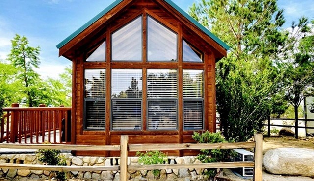 Scenic Mountain Cabin with Sierra Nevada Views on Highway 395 Near Lone Pine, California
