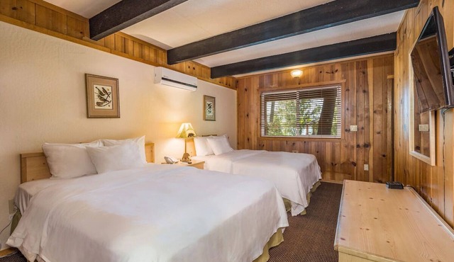 Scenic Retreat with Breakfast (Select Stays), Lake Views & Easy Access to Trails