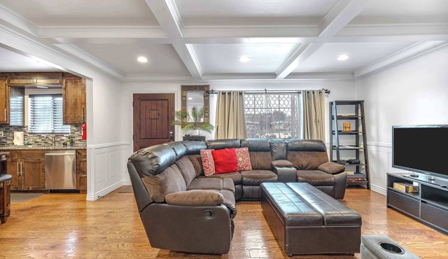Seaside 3BR for 8 with Putting Green by Del Monte