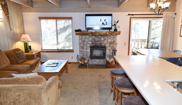 Seasons 4 158 Mountain View close to shuttle, hot spa, game room, Canyon Lodge and bike path
