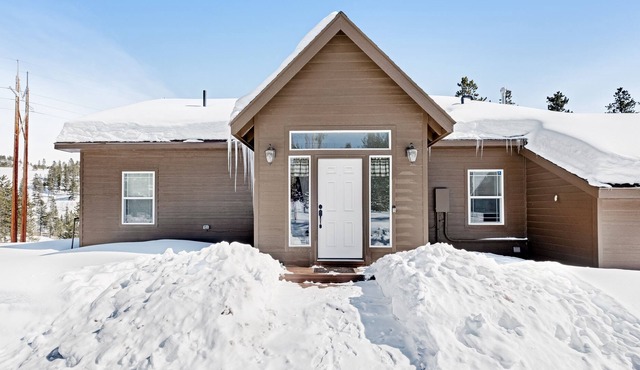 Secluded, dog-friendly home w/ mountain views, a private deck, & hot tub! in Tabernash