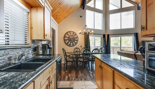 Serene Cabin Retreat Between Murphys & Arnold