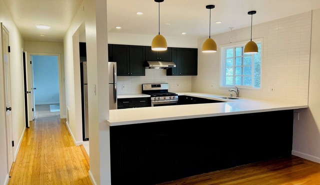 Serene getaway in the beautiful Piedmont side of Montclair!