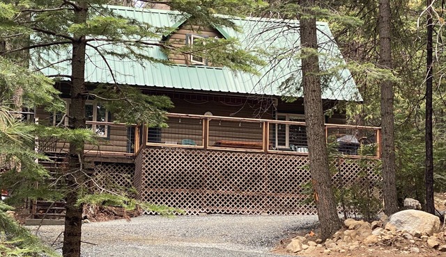 Serene Strawberry Mountain Cabin - minutes to Pinecrest and Dodge Ridge