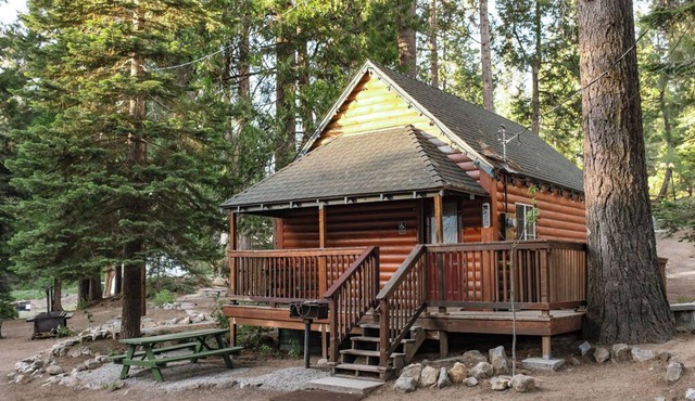 Shaver Lake Village Hotel