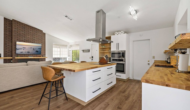 Short-Term Month-to-Month Rental Available!