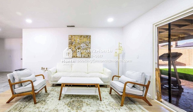 Single-Family｜Lush&Fenced Backyard｜Guest Access｜Flex-Lease｜Instant Tour #42372