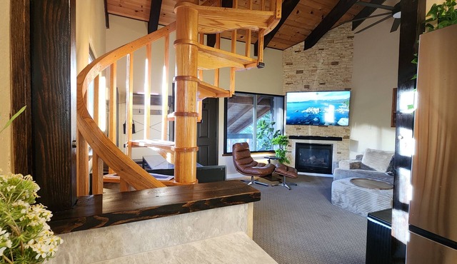 Ski Slope Views, Walk to Stagecoach Lift, Modern Amenities at the Heavenly Perch