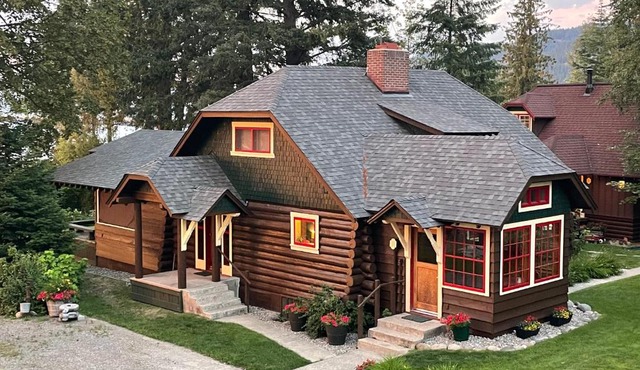 Sleep's Cabins in Sagle