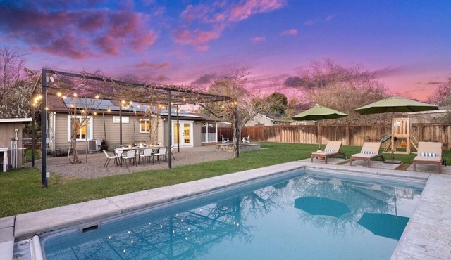 Sonoma Family Cottage with Pool & Hot Tub