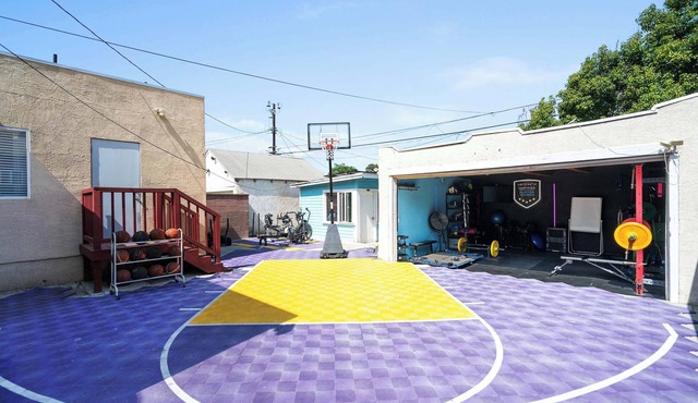 South LA 3BR Home | Gym + Hot Tub | SoFi | C&C