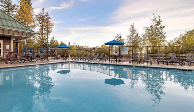 South Lake Tahoe | Pool & Ski Access | Lakeside Adventure Stay