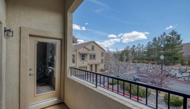 South Reno Condo Strategically Located Next to Lake Tahoe, skiing, and Shopping