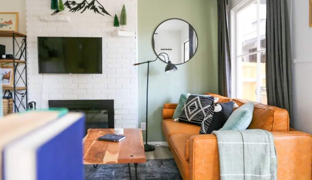 Spa | fireplace inside & out | perfect location
