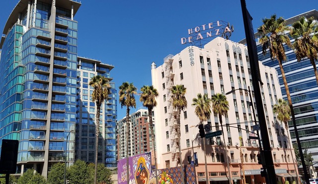 Spacious, 2-story condo in Downtown San Jose. Summer discount 15%