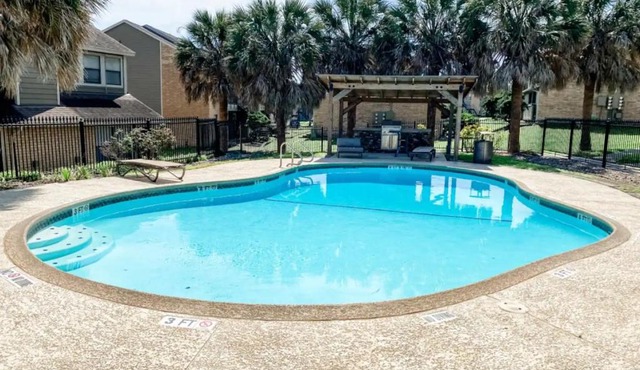 Spacious 3BR Retreat with Pool and Prime Location in Corpus Christi