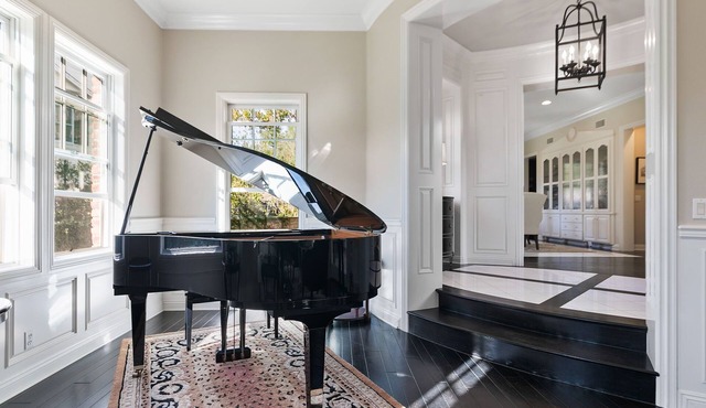 Spacious 4-bedroom house with Game Room