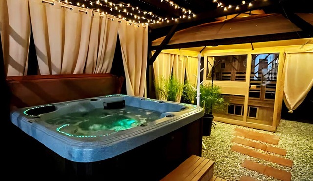 Spacious 4BR Retreat in Pomona | Sauna + Hot Tub