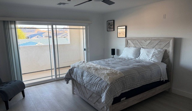 Spacious 5-bedroom house with AC in charming Bullhead City