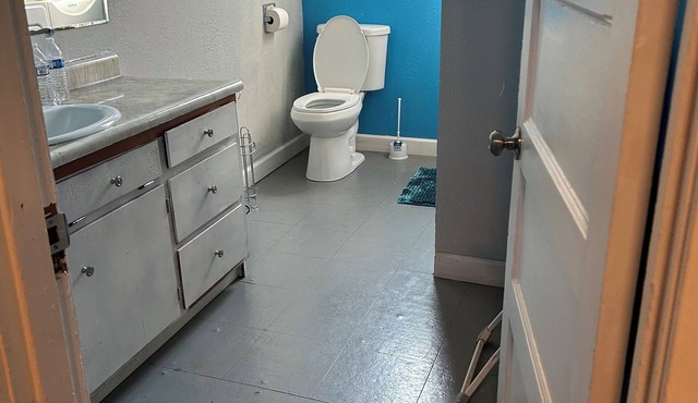 Spacious 5-bedroom house quiet peaceful safe Crockett withAC