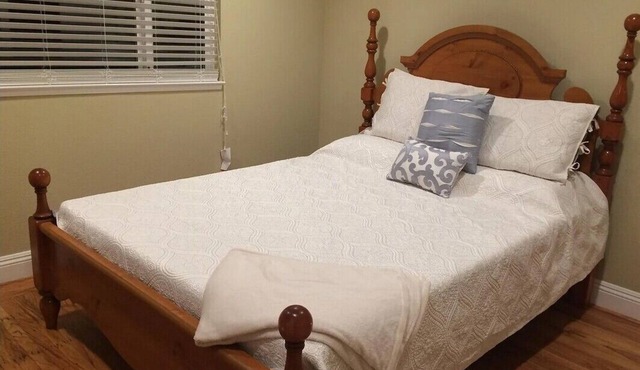 Spacious 5-bedroom house in delightful Danville with WiFi, AC