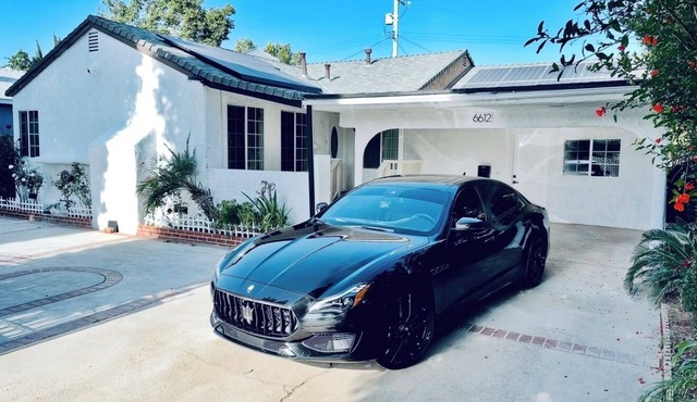 Spacious 6-bedroom house in delightful Los Angeles with AC