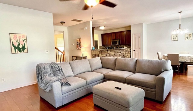 Spacious and comfortable 4-bed/3bath house in charming Newnan GA in Newnan