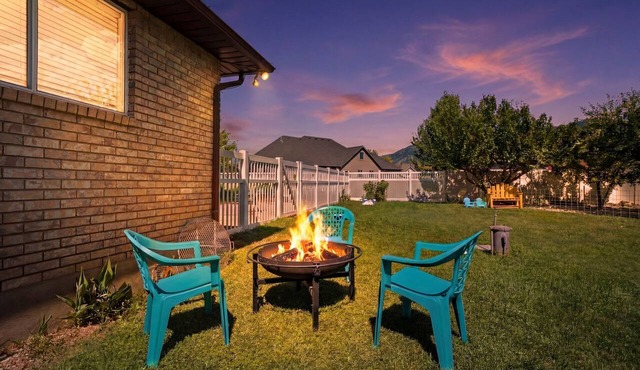 Spacious apartment with mini farm and separate yard. Extra parking! in Spanish Fork