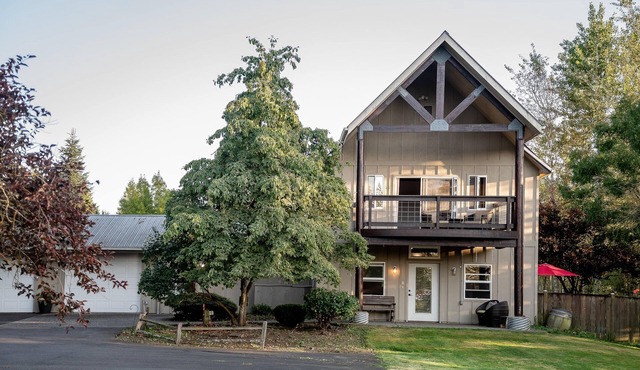 Spacious centrally located farmhouse with stunning views, large yard, firepit in Everson