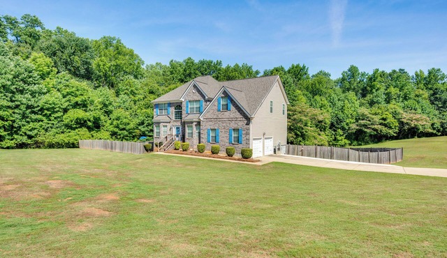 Spacious Hampton Vacation Rental w/Private Pool! in Hampton