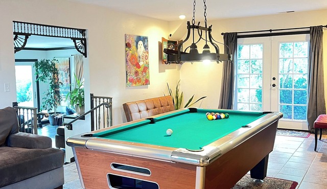 Spacious home in beautiful Atascadero! Pool table, Ping Pong, Games. Sleeps 15+