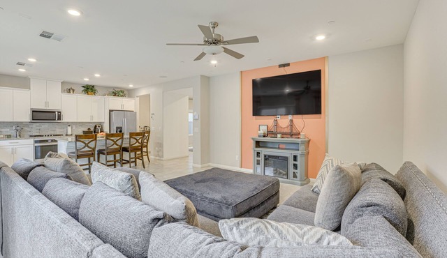 Spacious Las Vegas Home w/Patio, 17 Mi to Strip!