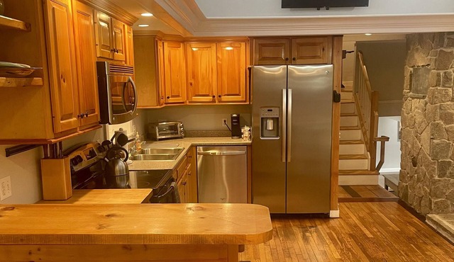 ★Spacious Sunapee Harbor Village Home w/ King Bed in Sunapee